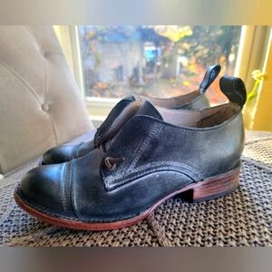 Freebird Mabel Oxford size 8. Black.